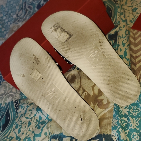 Valentino Free rockstud spike pool slide comes with dust bag and box Valentino - Picture 5 of 14